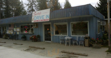 Sandy's Drive In inside