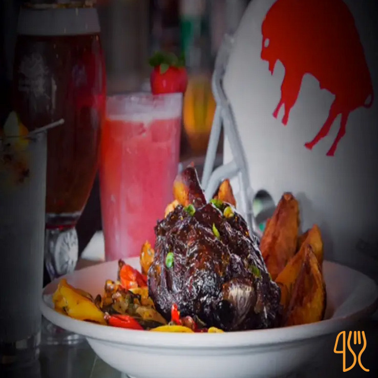 Clutch Kitchen & Sports Bar