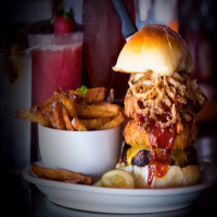 Clutch Kitchen & Sports Bar food