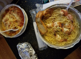 Milanos Pizzeria food