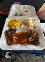 Outlaw's Barbeque food