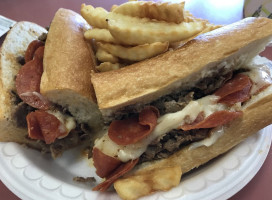 Lee's Hoagie House food