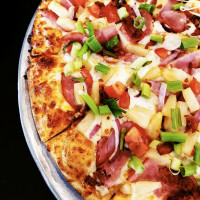 Round Table Pizza food