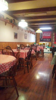 Tonasket Pizza Company inside