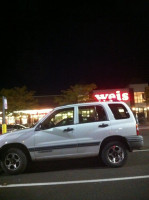 Weis Sushi outside