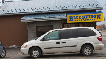 Blue Ribbon Smokehouse Bakery outside