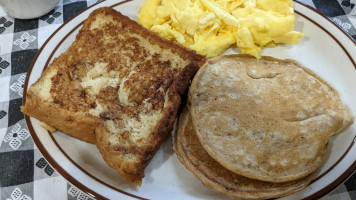 Chippewa Outpost food