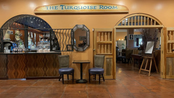 Turquoise Room inside