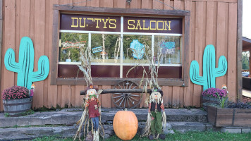 Dusty's Saloon outside