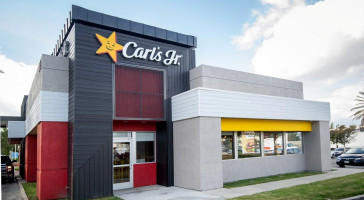 Carl’s·jr. outside