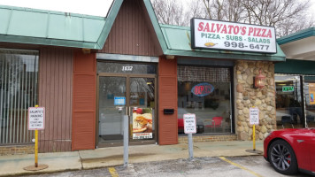 Salvato's Pizza outside