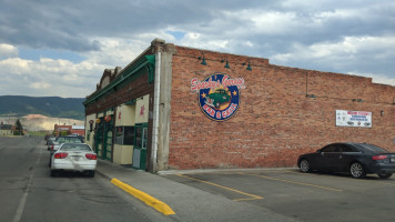 Sparky's Garage Butte food