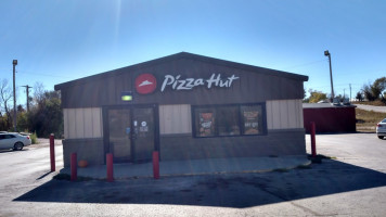 Pizza Hut outside