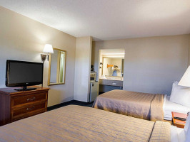 Quality Inn Troutville inside