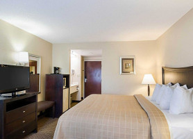 Quality Inn Troutville inside