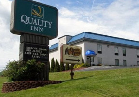 Quality Inn Troutville inside