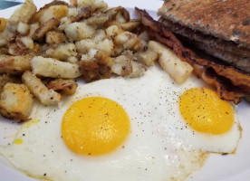 Linda's Family Diner food