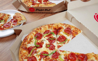 Pizza Hut food