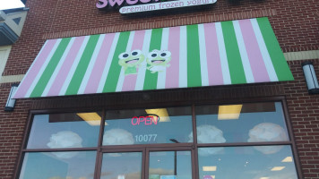 Sweetfrog Premium Frozen Yogurt food