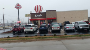 Arby's outside