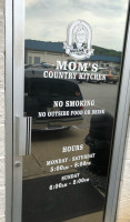 Mom's Country Kitchen outside