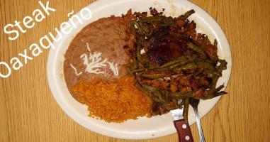 El Sabroso food