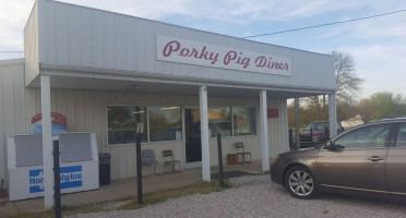 Porky Pig Diner outside