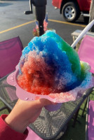 Hawaiian Shaved Ice outside