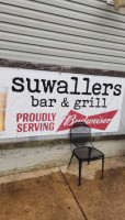 Suwallers Grill food