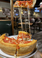 Giordano's inside