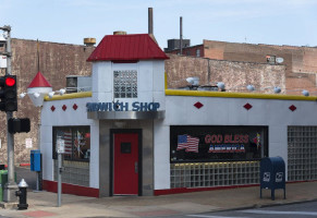 White Knight Diner outside