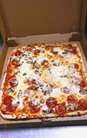 Wiseguys Pizza food