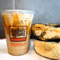 Bagels 'n Grinds food