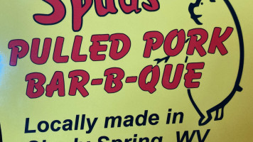 Spud's -b-que outside