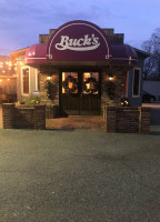 Buck's And Tavern outside