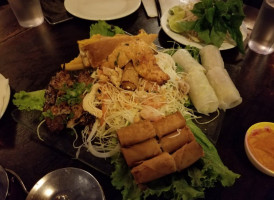 Le’s Vietnamese food