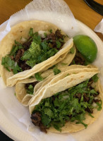 Taqueria La Raza food