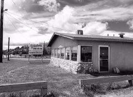 Victor's Drive-in outside