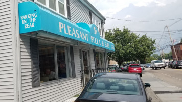 Pleasant Pizza Subs outside