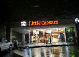 Little Caesars Pizza outside