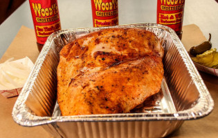 Woody’s Smokehouse food