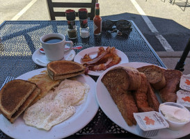 Hellertown Diner food