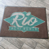 Rio Acai Bowls outside