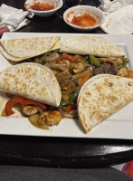 Los Tres Amigos Livonia food