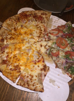 Red's Pizzeria food