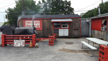 Two Dudes Barbeque Llc outside