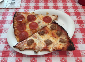 Mannie Bo's Pizzeria food