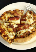 Minsky's Pizza food