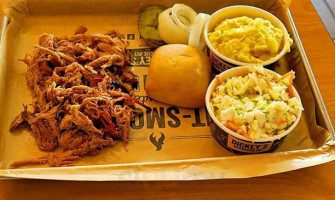 Dickey's Barbecue Pit food