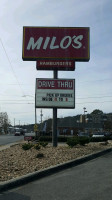 Milo's Hamburgers Irondale, Al outside